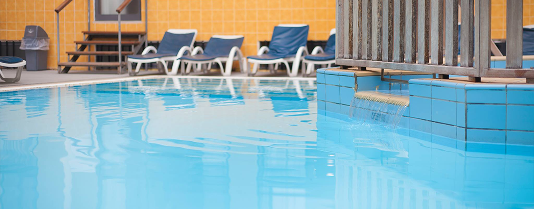 Piscina exterior da residência