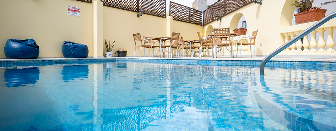 Escola de idiomas Piscina