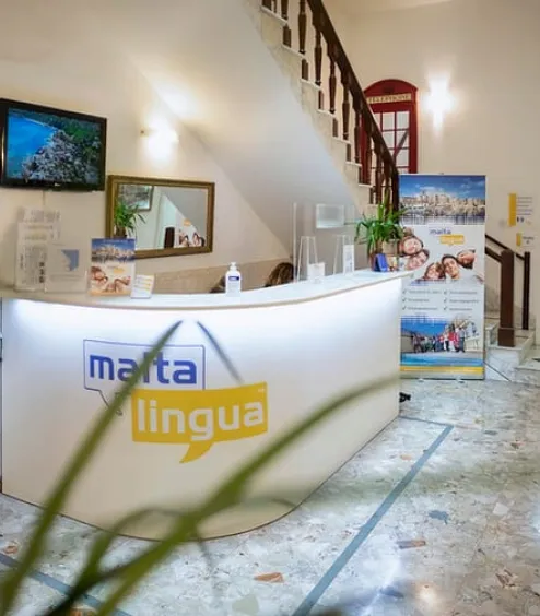 ESCOLA DE LÍNGUAS PARA ADULTOS