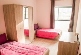 Nosso quarto duplo é muito popular Quarto duplo alojamento na escola de inglês em Malta